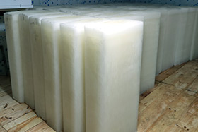 10噸塊冰機(jī)（定制100kg/塊）江門(mén)制冰廠(chǎng)在使用